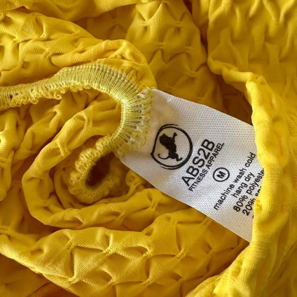 ABS2B Textured Yellow Criss Cross Leggings Medium - Picture 7 of 7